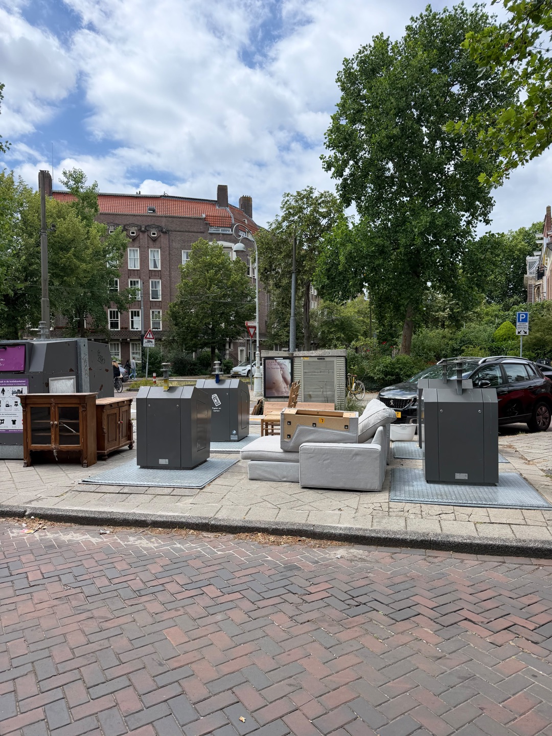 Item found on Amsterdam, Museumkwartier, Johannes Vermeerplein 1 1