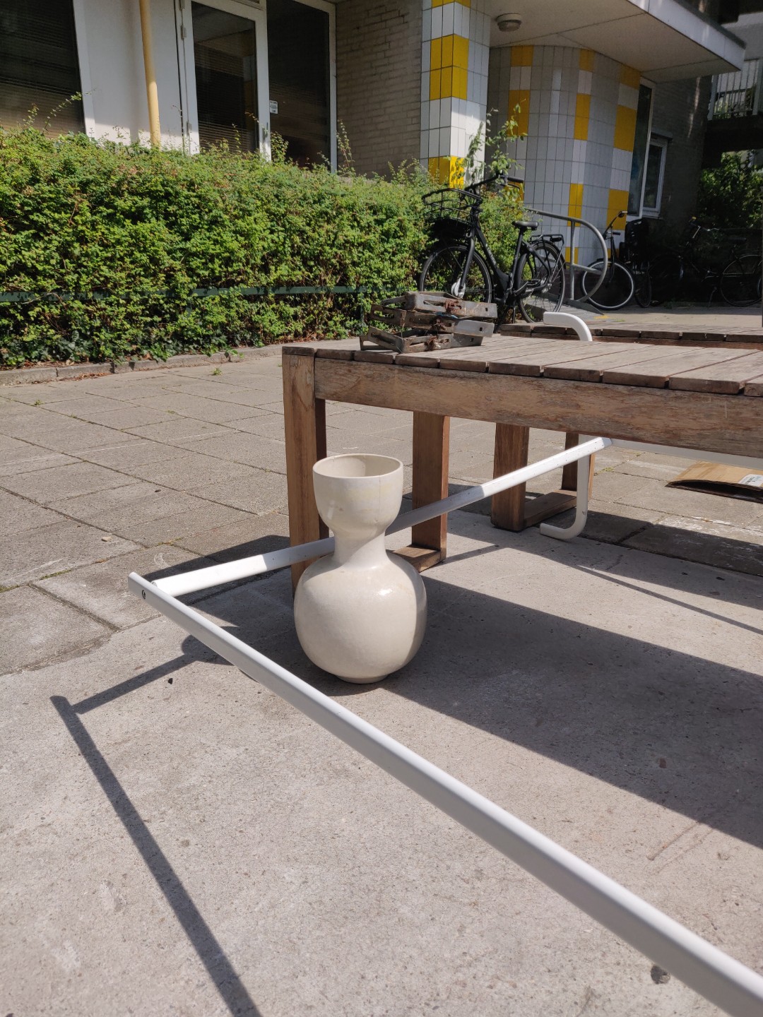 Garden benches and a cool Jotex vase.
Benches are used but could go one more round. Only one plank is rotten. 2