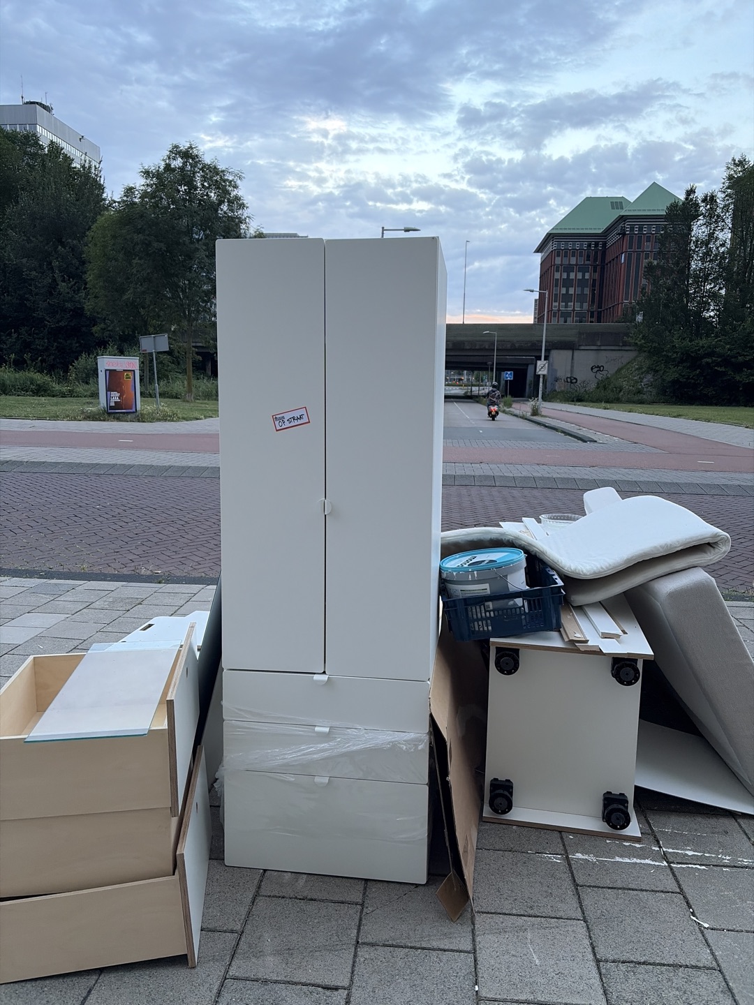 Item found on Amsterdam, Nieuw-West, Overtoomse Veld, Hendrikje Stoffelsstraat 57 2
