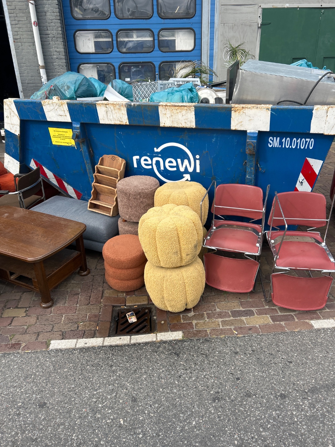 Item found on Amsterdam, Noord, Papaverweg 14 1