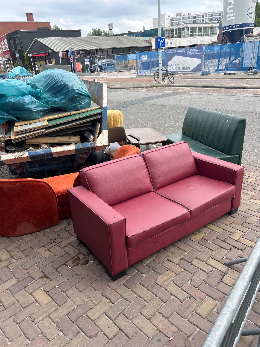 Item found on Amsterdam, Noord, Papaverweg 14 3