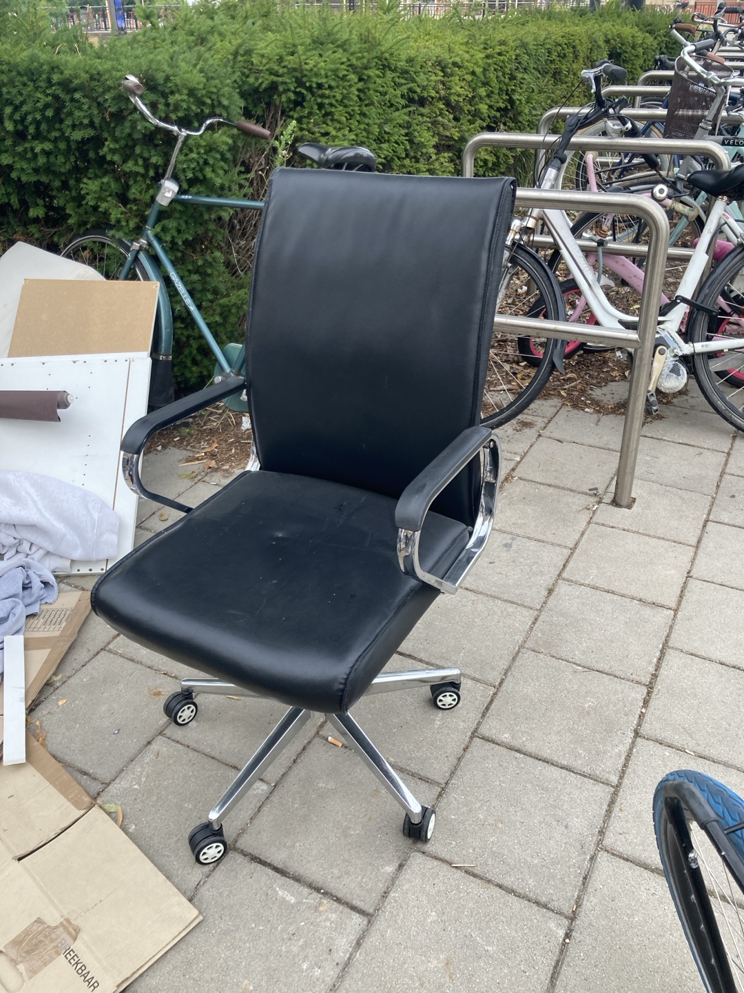 Five office chairs 1