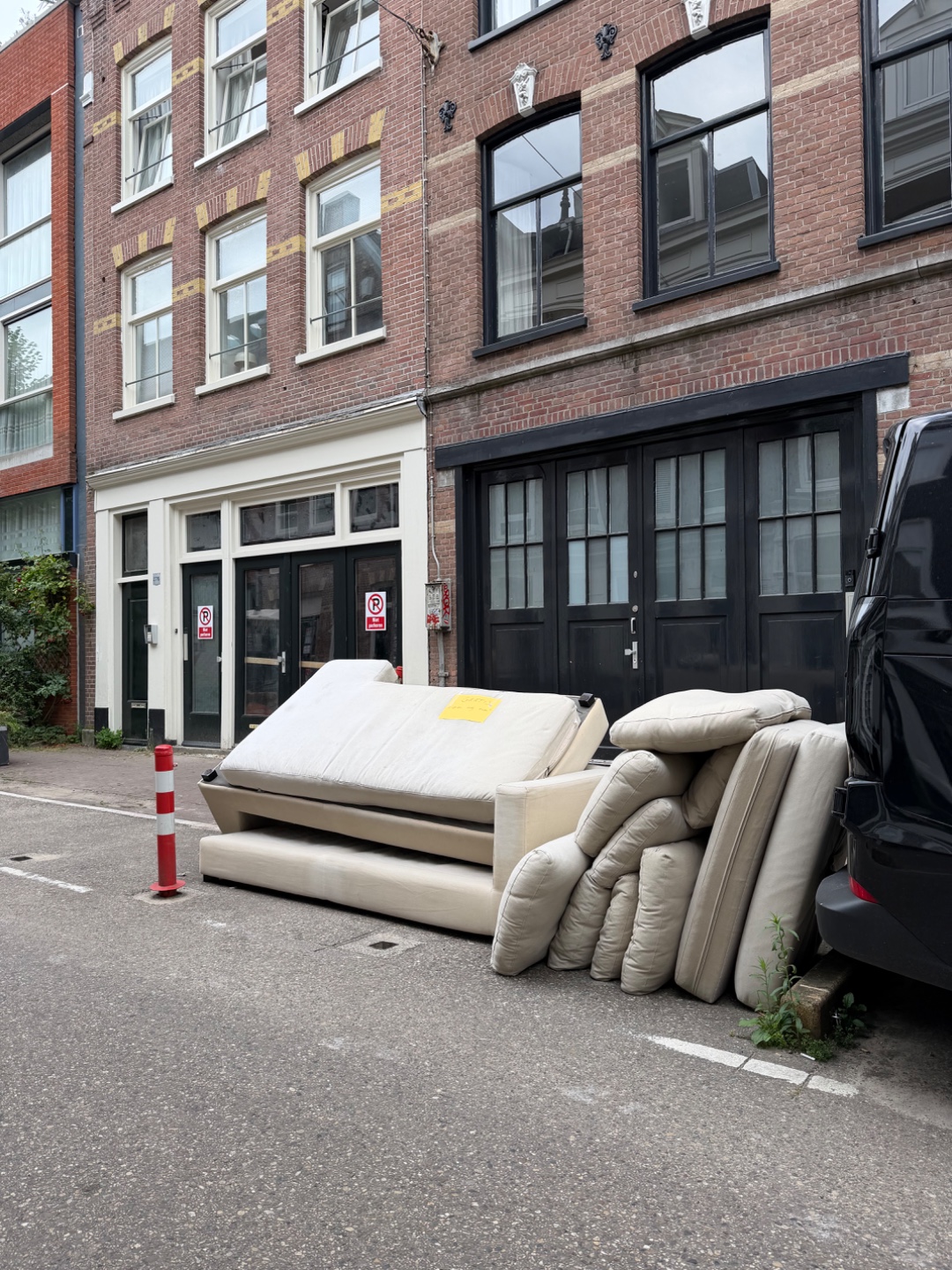 Lounge bank, compleet, twee delen, groot, moet gereinigd worden 1