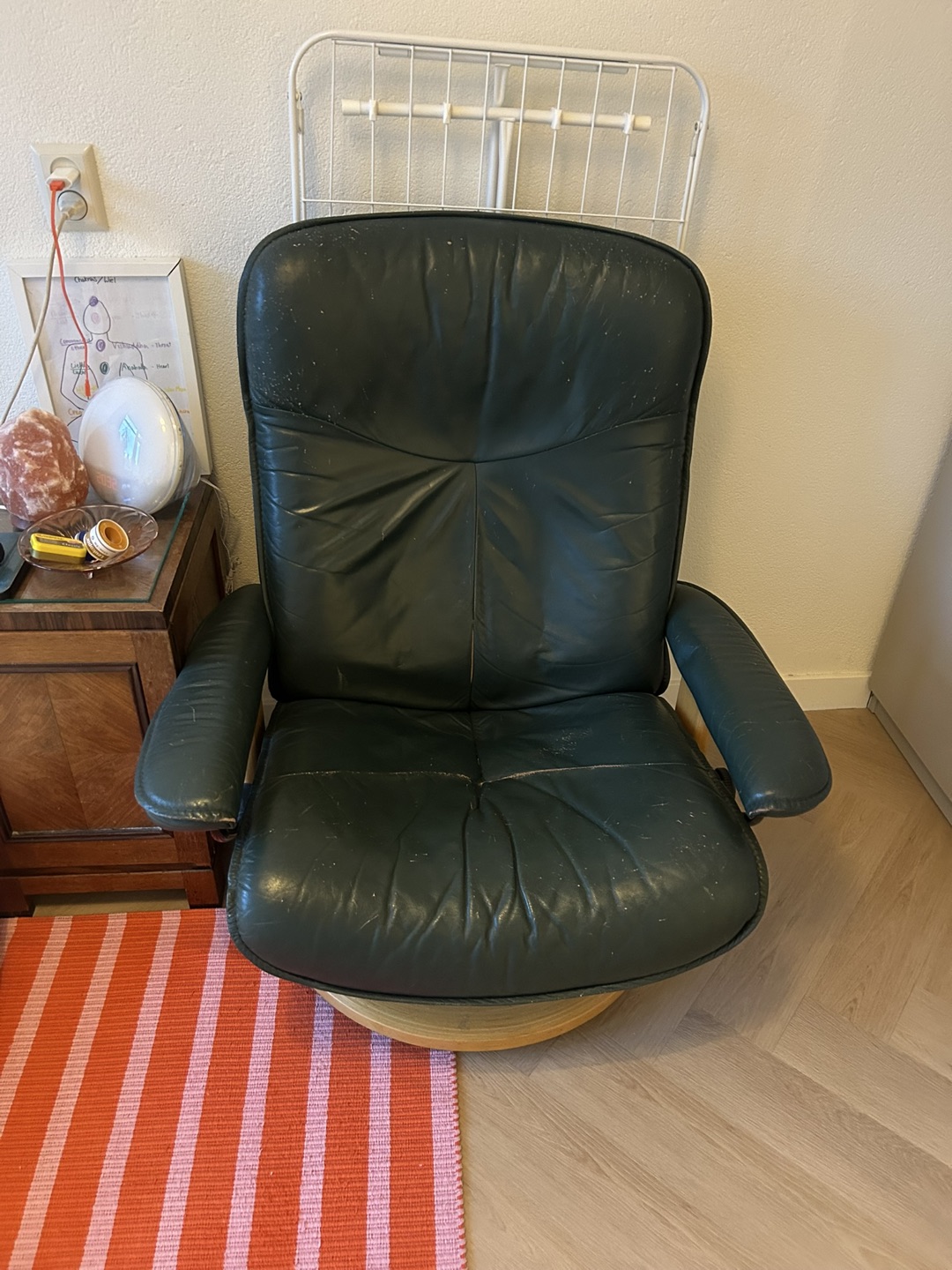 Stressless Chair (has some scratches from my cat) but can still be used. 3