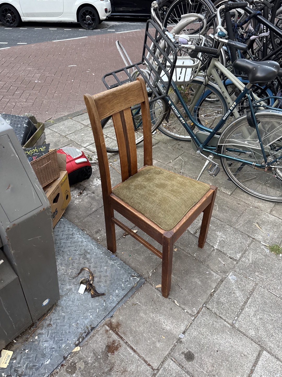 Item found on Amsterdam, Helmersbuurt, Jan Pieter Heijestraat 119 1