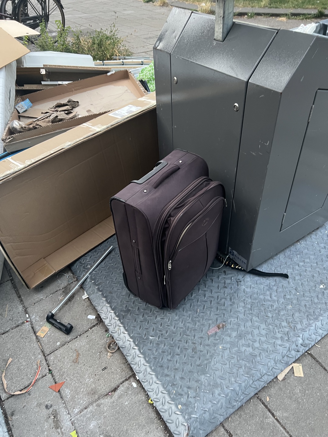 Item found on Amsterdam, Zuid, Hoofddorppleinbuurt, Albert Neuhuysstraat 36 3