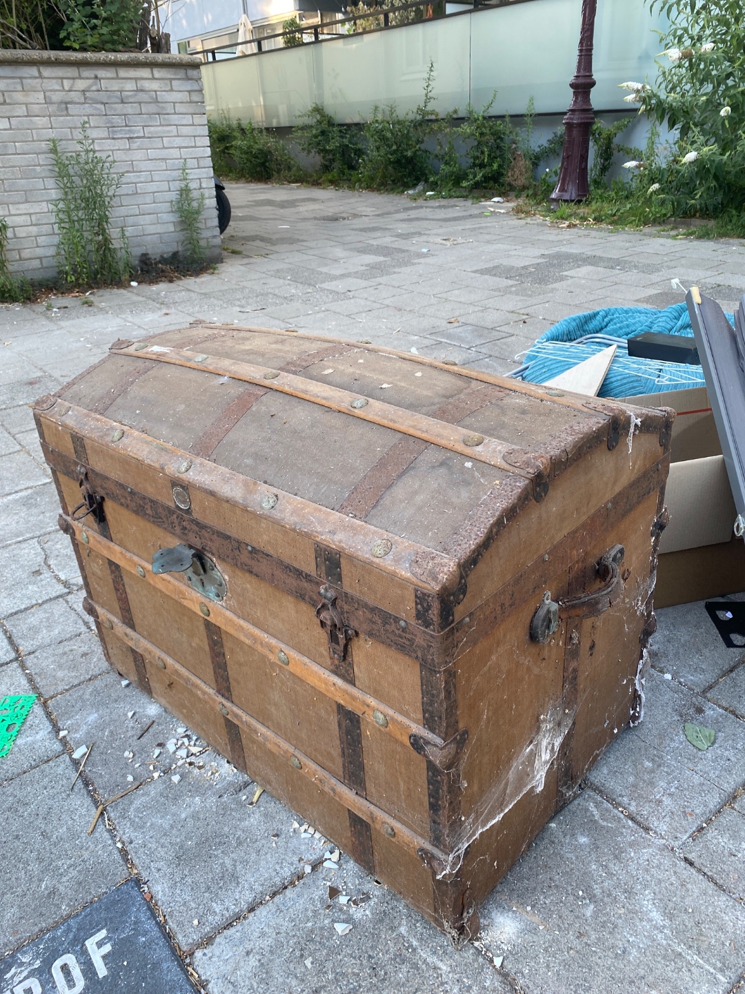 Item found on Amsterdam, Oost, Burmanstraat 47 1