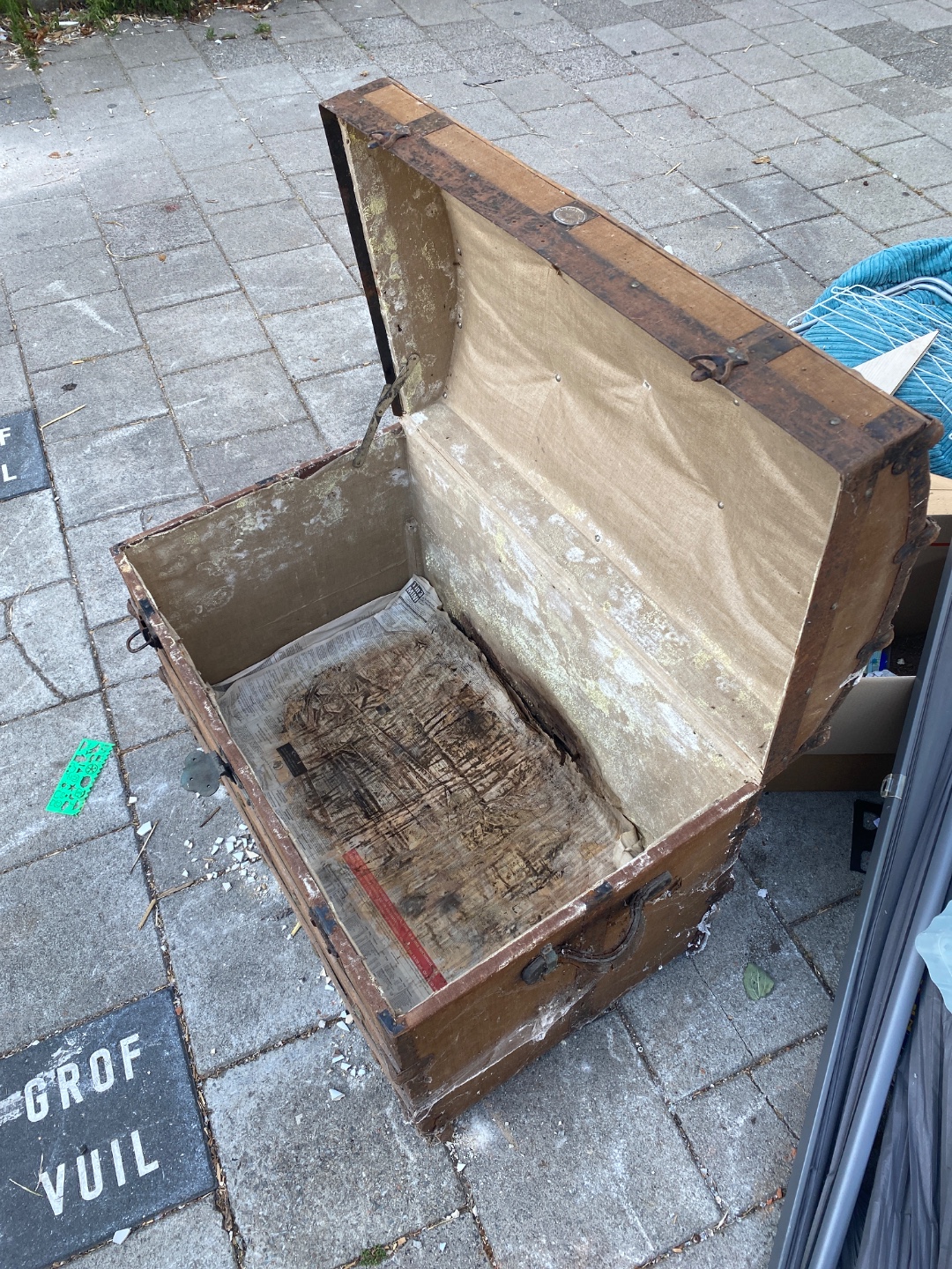 Item found on Amsterdam, Oost, Burmanstraat 47 2