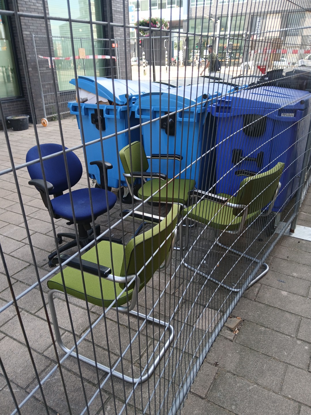 Item found on Amsterdam, Kolenkitbuurt, Bos En Lommerplein 295 1