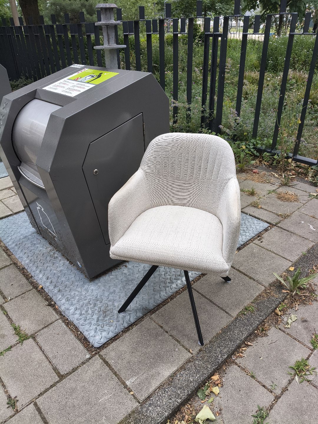 Item found on Amsterdam, De Omval, Bella Vistastraat 280 1